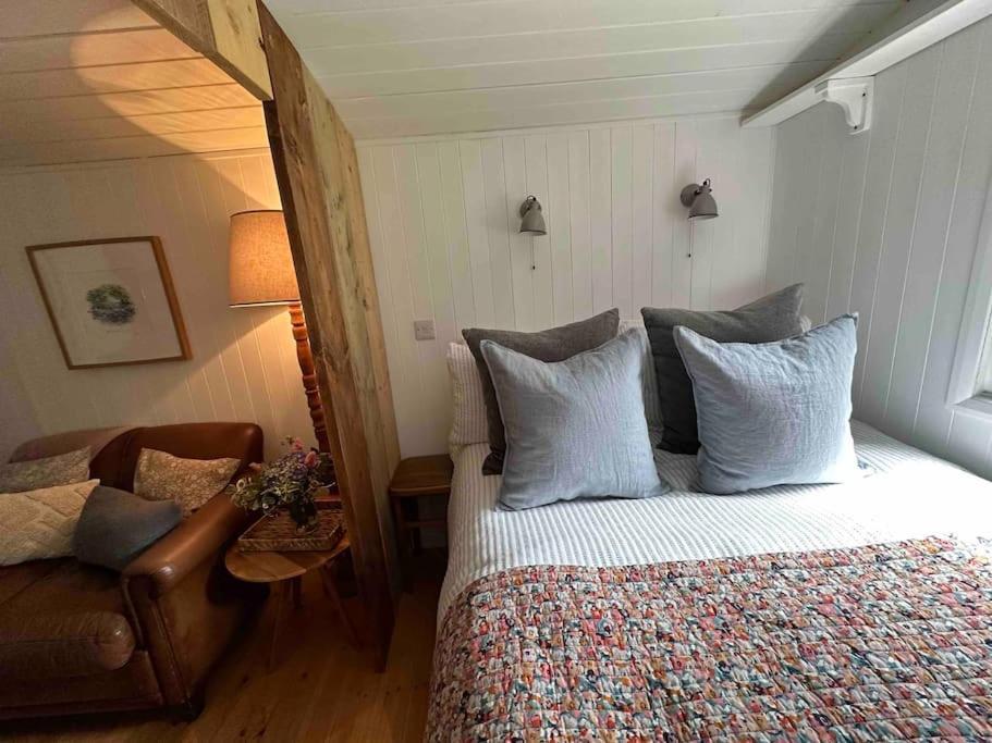 Cornwall Woodland Shepherd'S Hut Deirdres Hut Бодмин Екстериор снимка